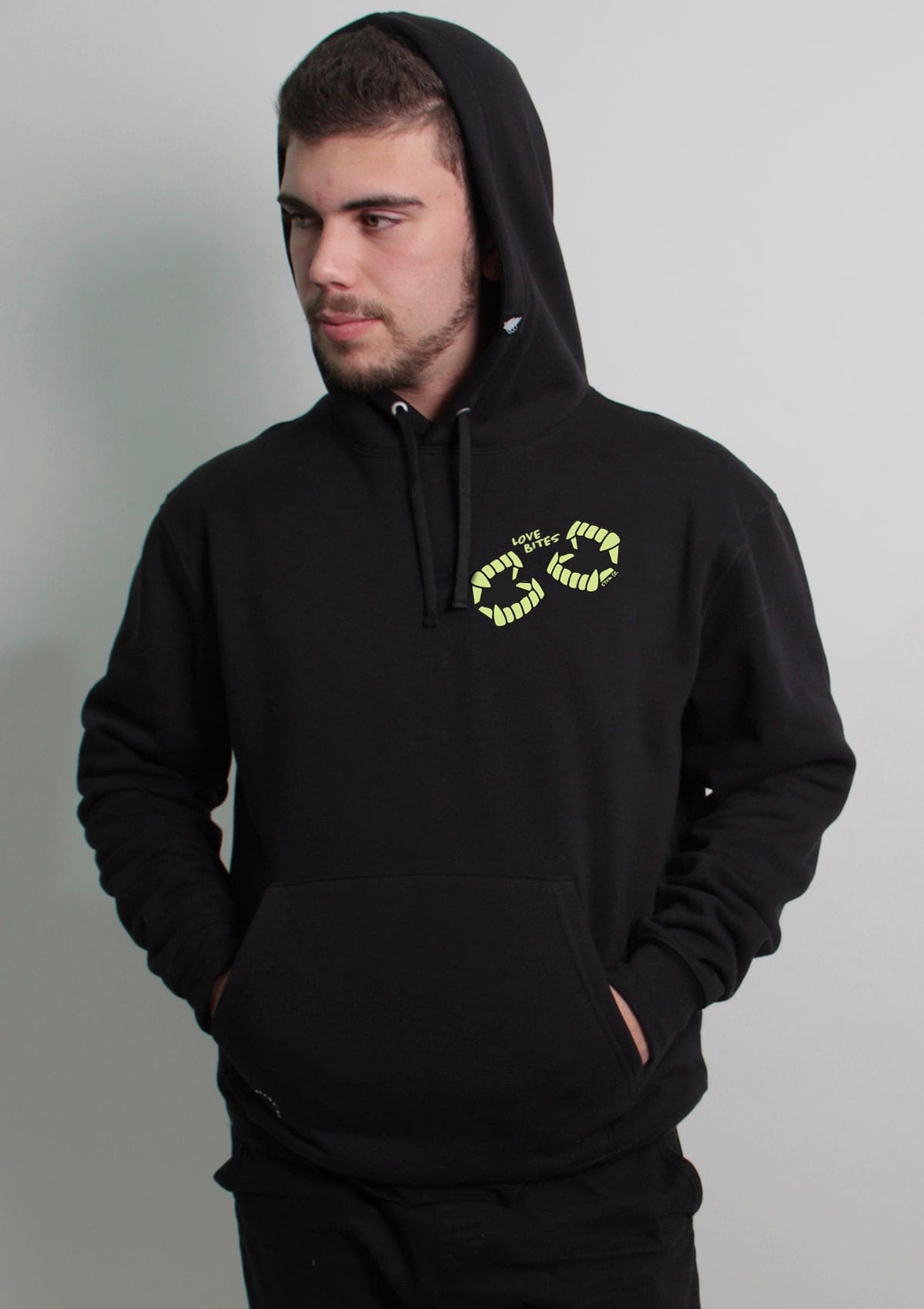 Vampire teeth (brilla en la obscuridad) - Sudadera con gorro | Sudadera | halloween, Lo nuevo, sudadera, unisex | Stockholm Company